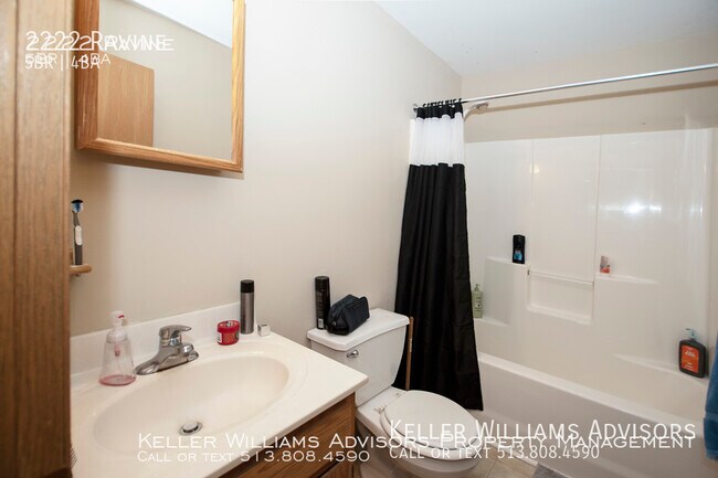 Building Photo - 2222 Ravine-