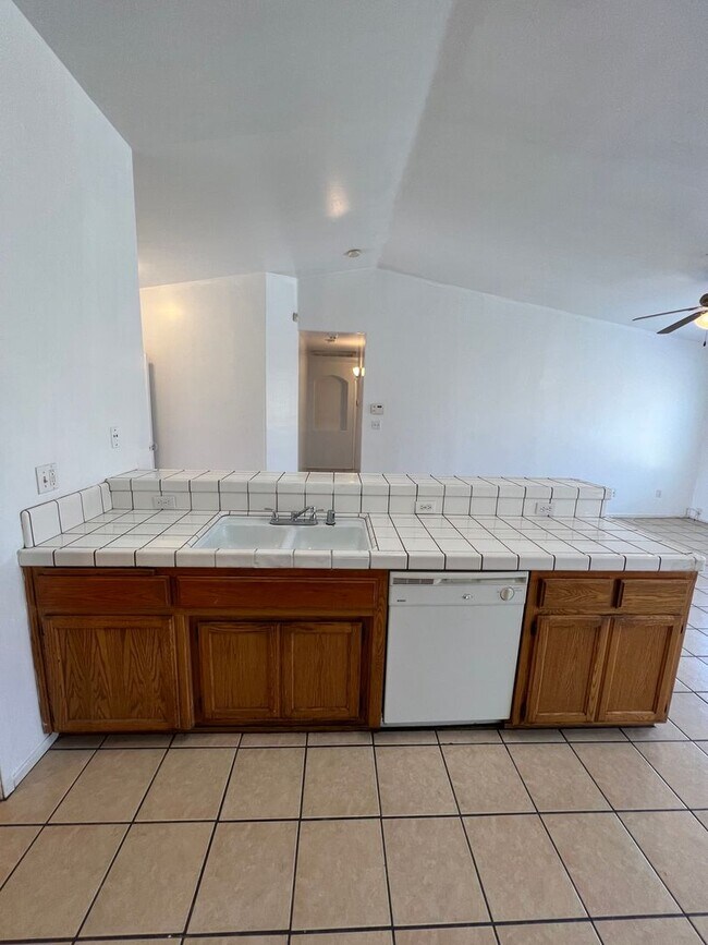 Building Photo - 1516 Hadar Rd