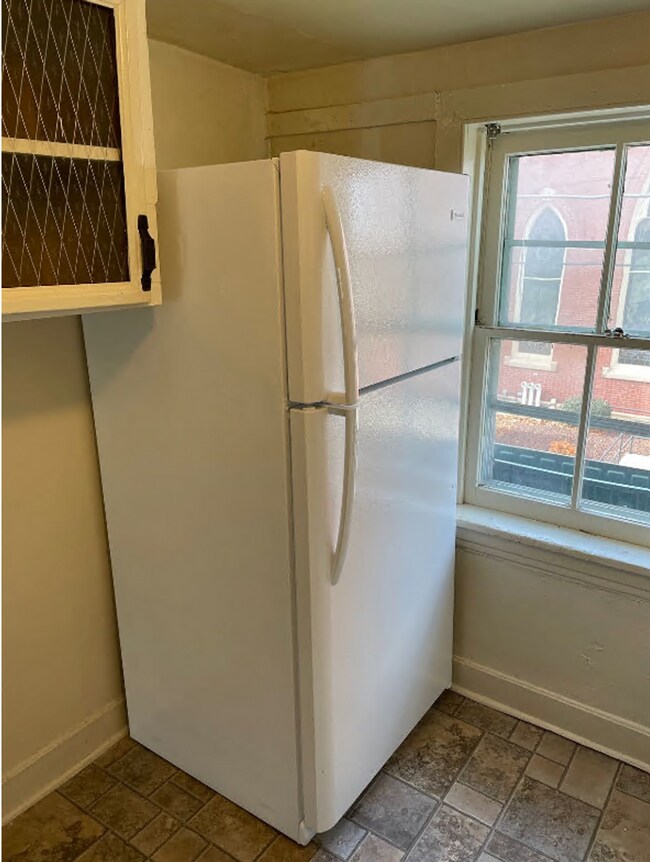 Building Photo - 105 S Church St