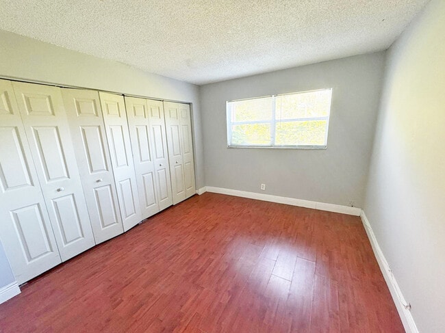 Building Photo - 4457 Treehouse Ln