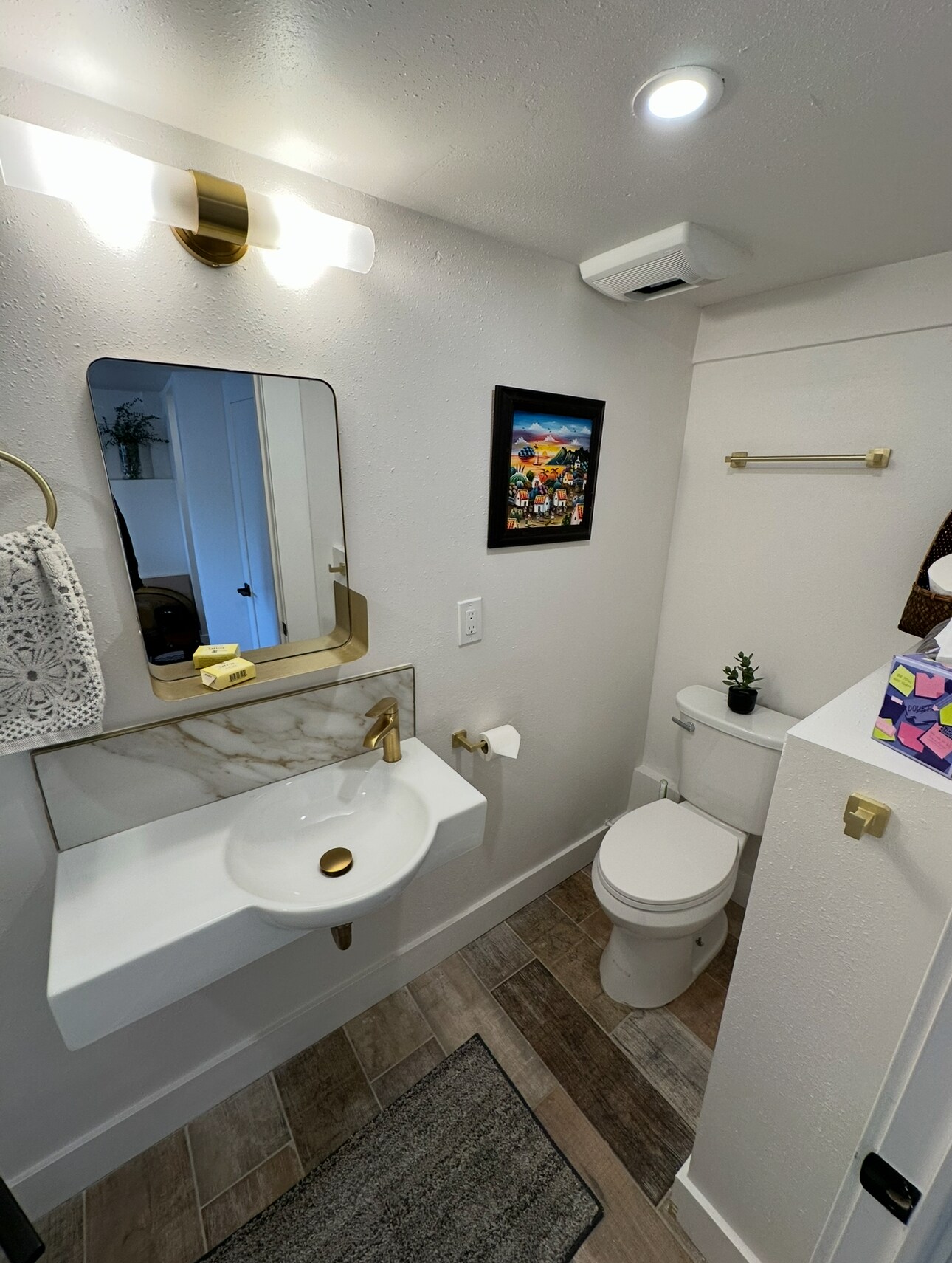 Building Photo - 230 Cyteworth Rd