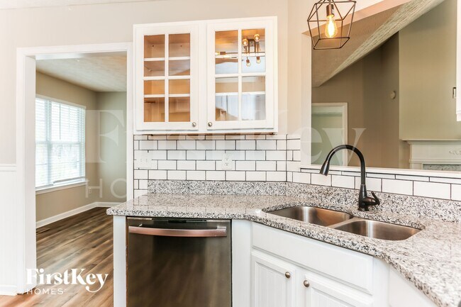 Building Photo - 23 Clearwater Ct