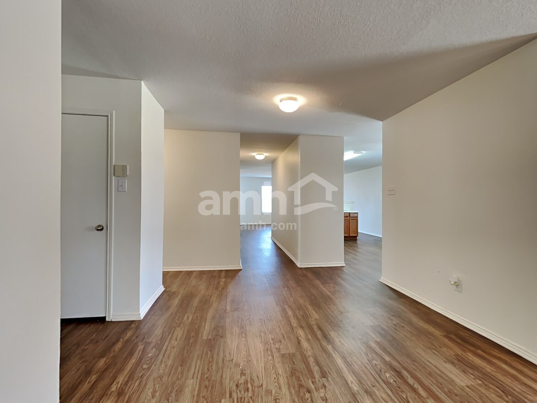 Building Photo - 5533 Parkview Hills Ln
