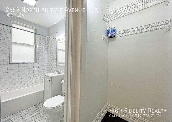 Building Photo - 2552 N Kildare Ave