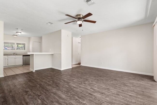 Building Photo - 1908 N Red Cedar Cir