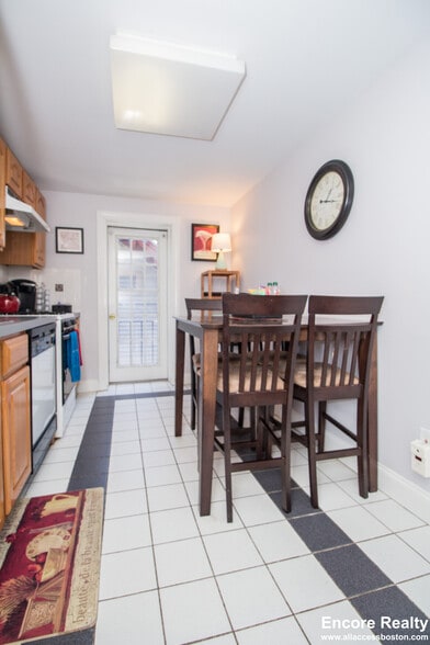 Building Photo - 7 Harvard Square