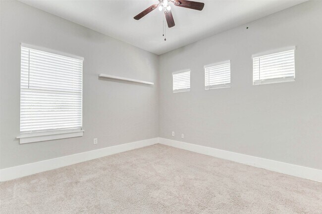 Building Photo - 9202 Clayberry St