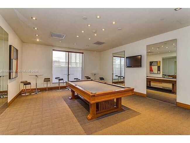 Building Photo - 1050 Brickell Ave