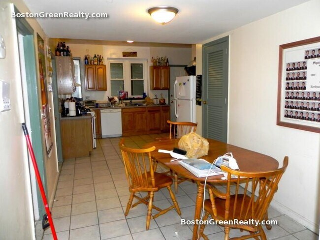 Building Photo - 1458 Tremont St