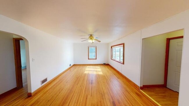 Building Photo - 820 N 13th St