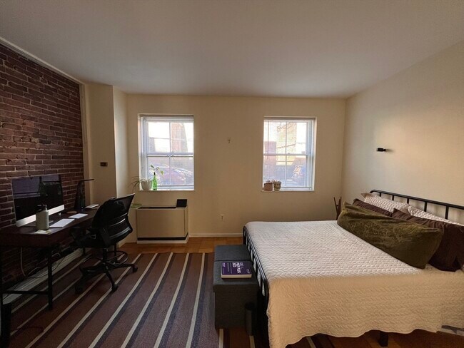 Building Photo - 13 Bowdoin St