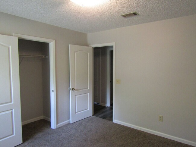 Building Photo - 110 Tempest Ln
