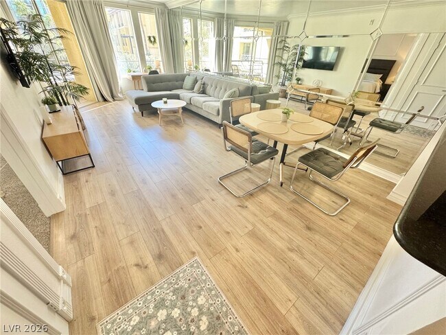 Building Photo - 260 E Flamingo Rd