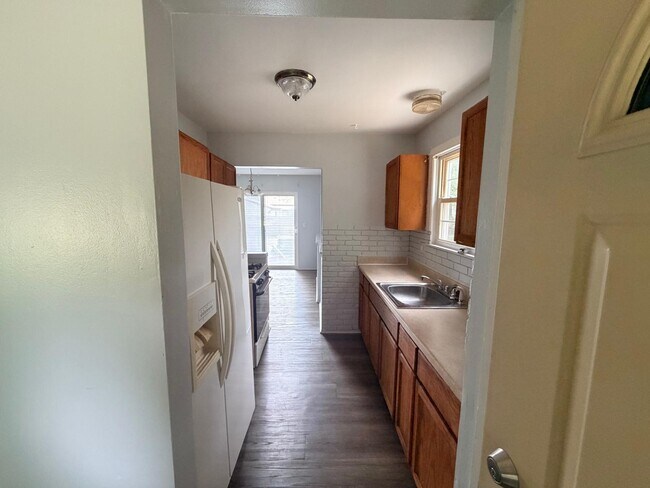 Building Photo - 30058 Halecreek St
