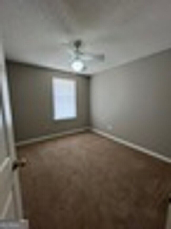 Building Photo - 409 Baltic Ct