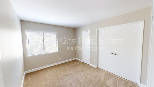 Building Photo - 17410 St Andrews Dr
