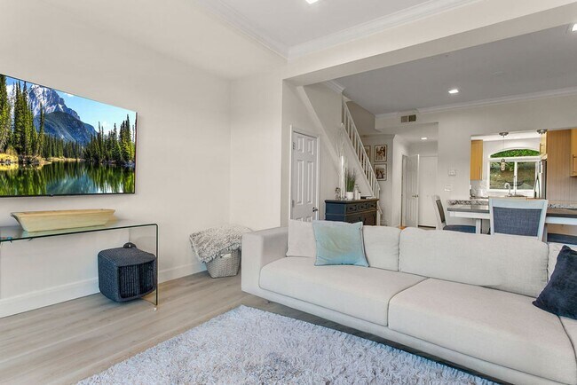 Building Photo - COMING SOON - Beautifully Updated 2 Bed/2 Bath Condo with Views!