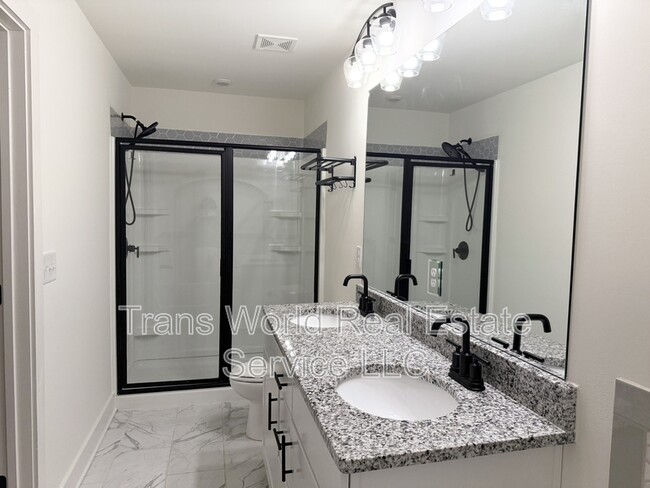 Building Photo - 146 N Auburn Landing Pl