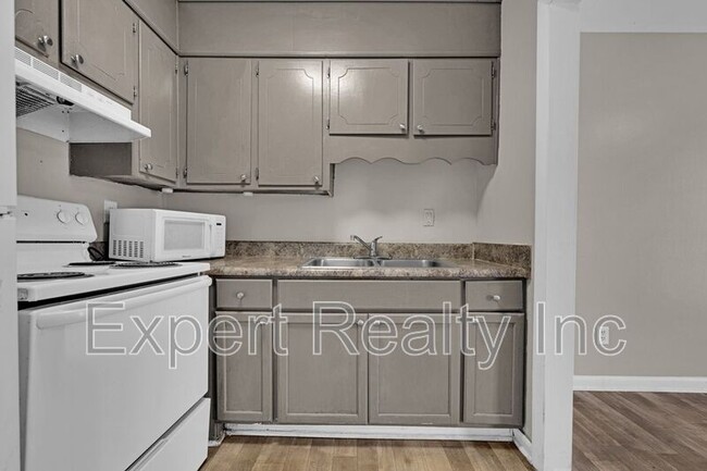 Building Photo - 3221 Avenue S