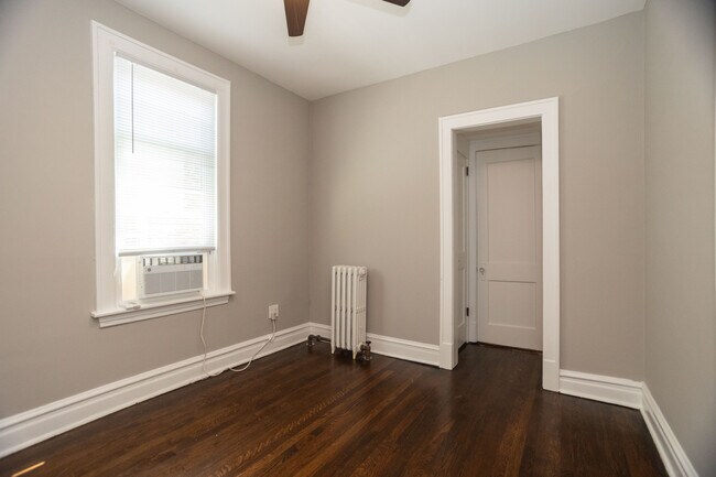 Building Photo - 2037 W Estes Ave