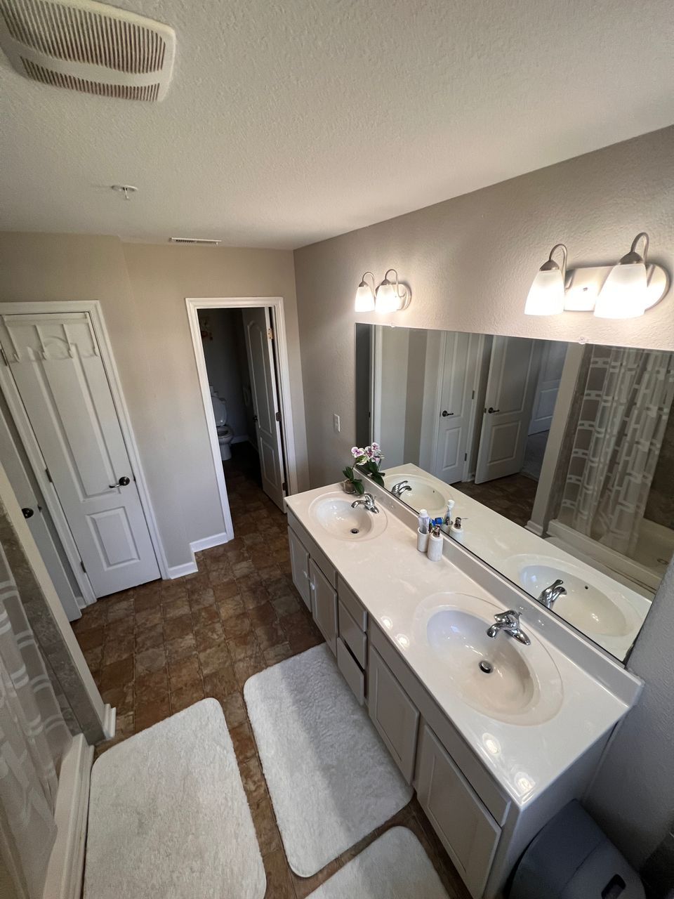 Master Bathroom - 601 Freeman Dr