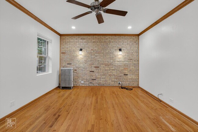 Building Photo - 1816 W Chase Ave