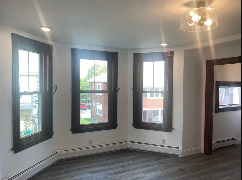 Building Photo - 10 Fairmount St