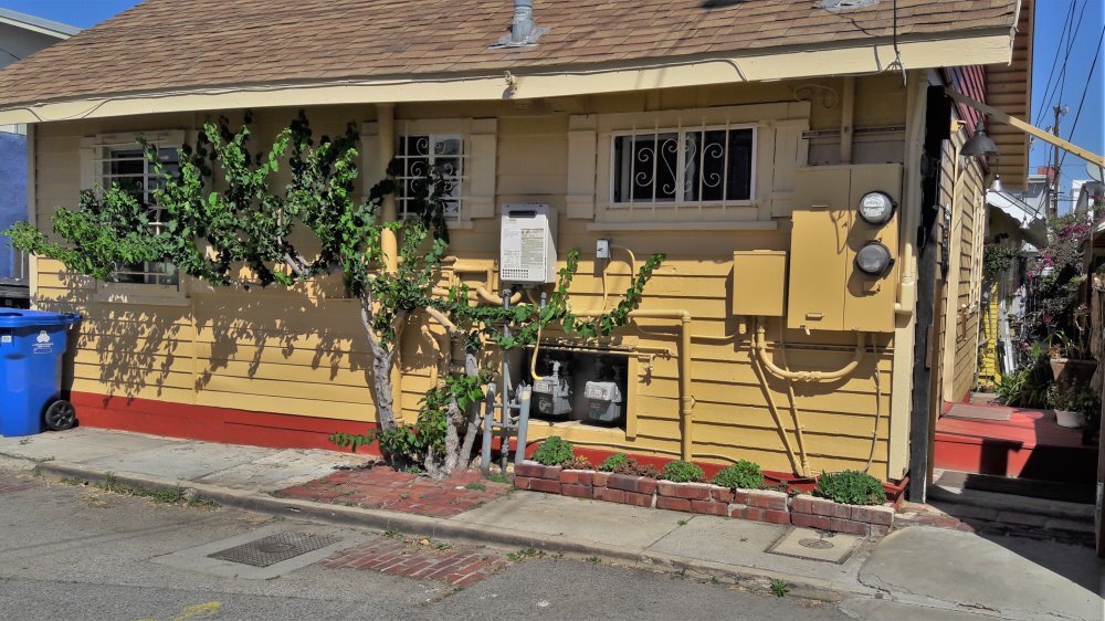 Building Photo - 32 23rd Ave