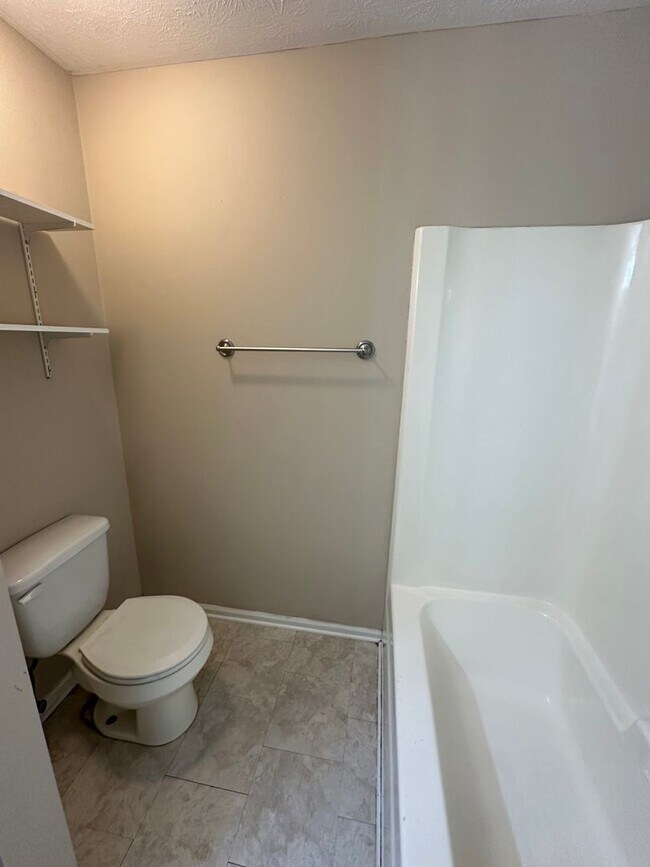 Building Photo - 5807 Woodgate Cir