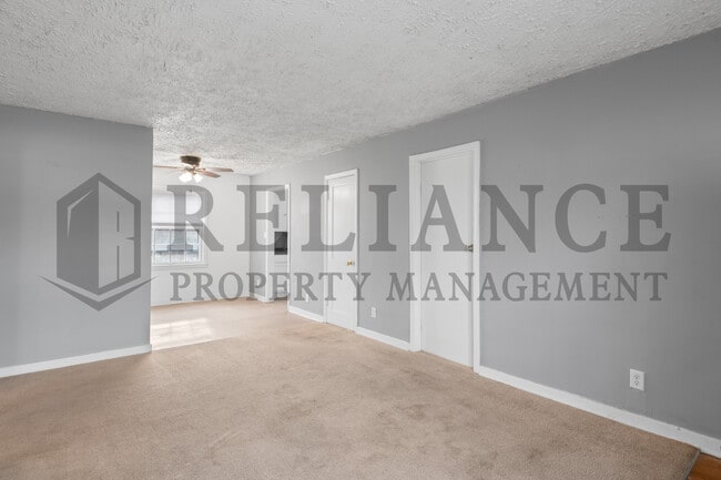 Building Photo - 3627 E 10th St N