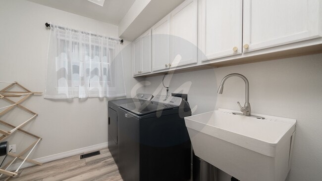 Building Photo - Remodeled Gem in Briargate