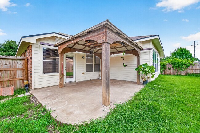 Building Photo - 16107 Hitching Post Ct