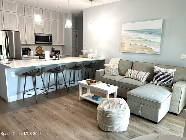 Building Photo - 833 Paddleboard Ct