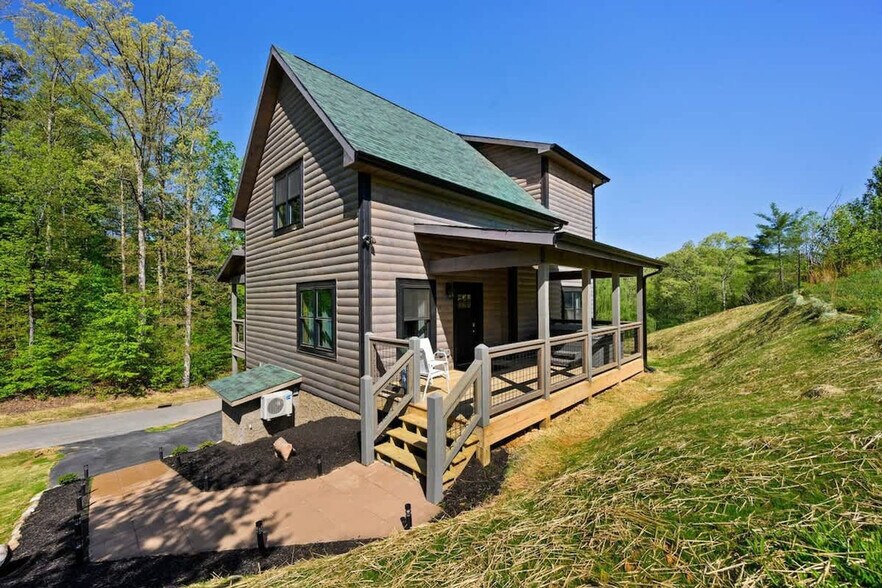 Building Photo - 2609 Stonebrook Dr