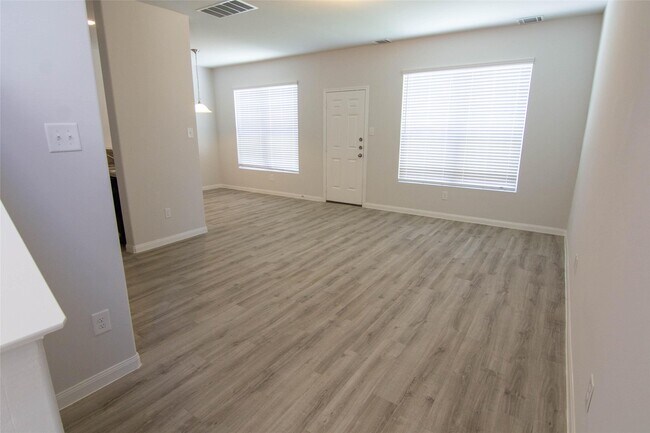 Building Photo - 24331 Amaldi Ct