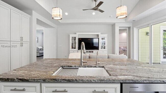 Building Photo - 652 Ocean Hammock Lp