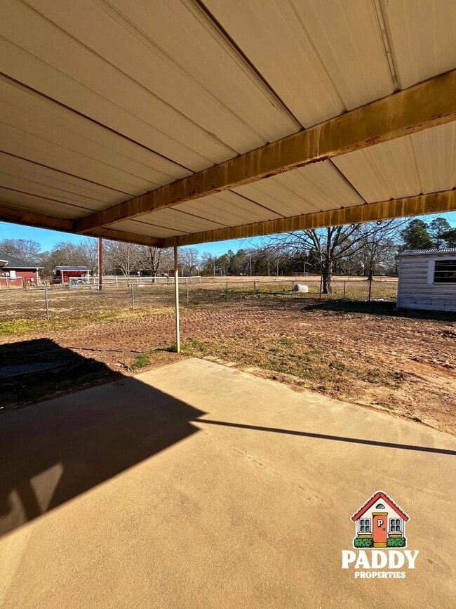 Building Photo - 102 Farm to Market 1001