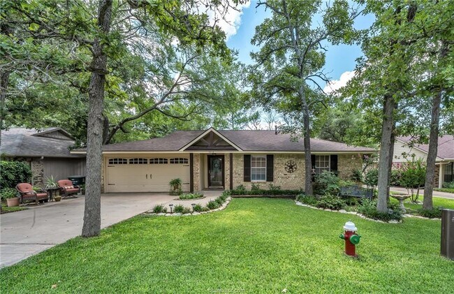 Primary Photo - 3016 Westwood Main Dr
