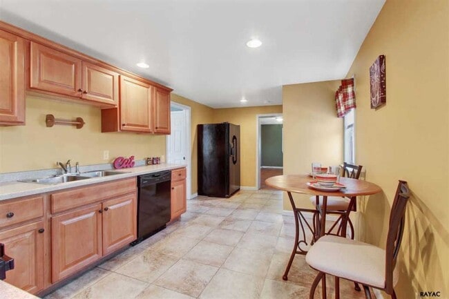 Building Photo - Coming Soon! Beautiful 3 Bedroom, 1 Bath H...