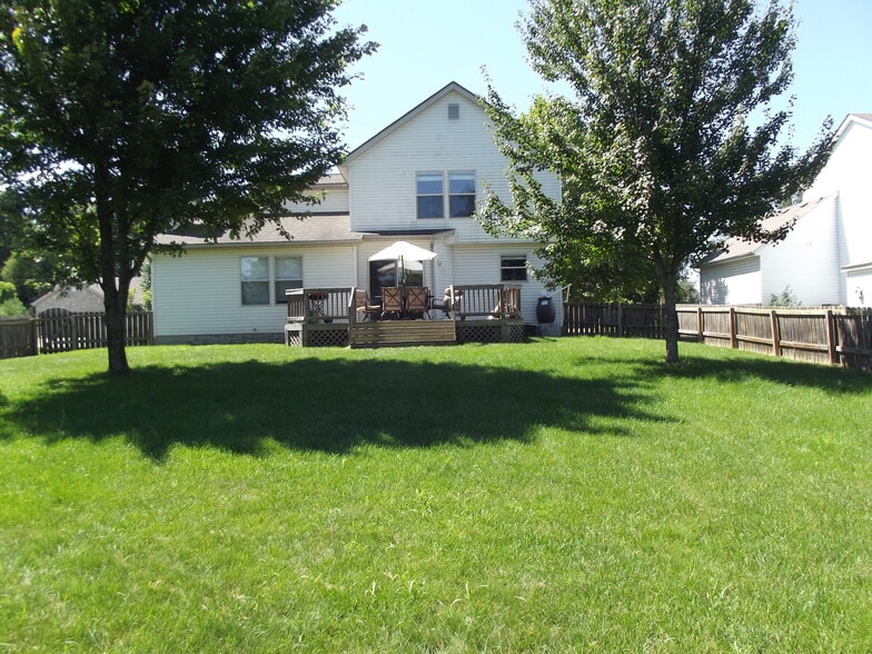 Primary Photo - 1074 Lakegrove Court