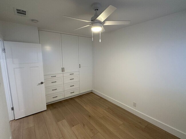 Building Photo - 1502 Clay St