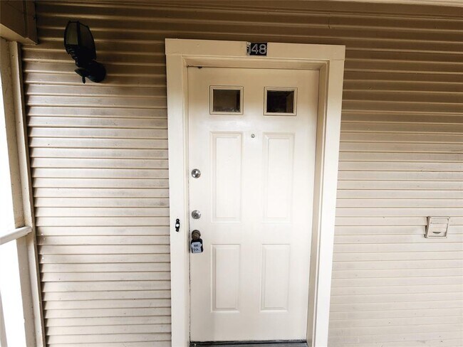 Building Photo - 1311 Antoine Dr