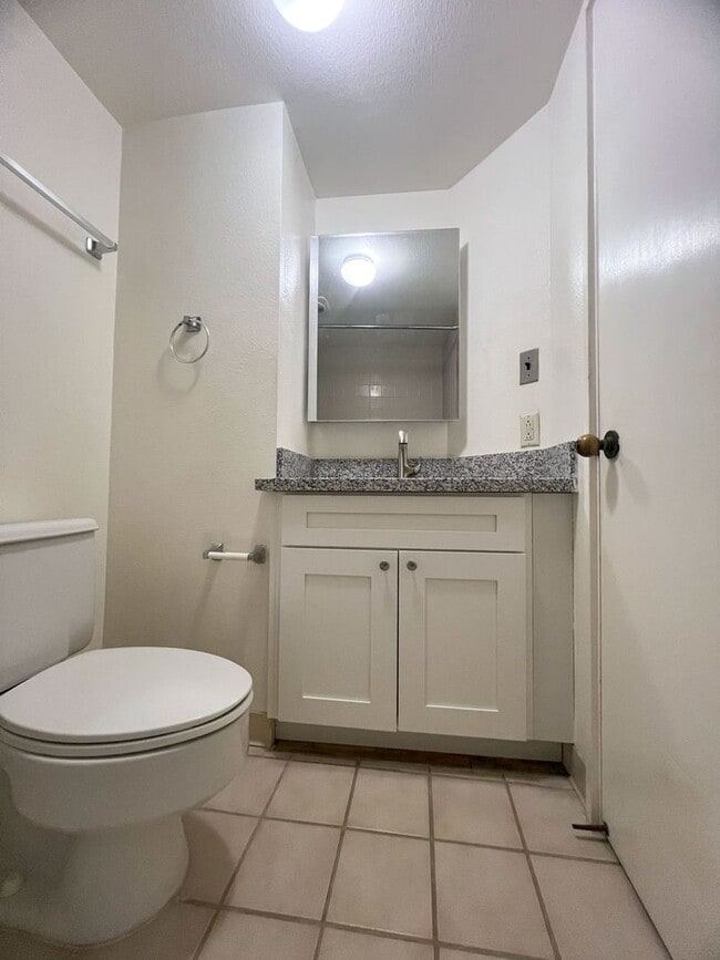 Building Photo - 1512 Halekula Way