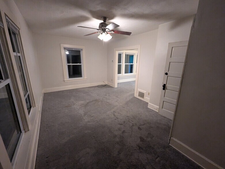 Building Photo - 6421 Glade Ave