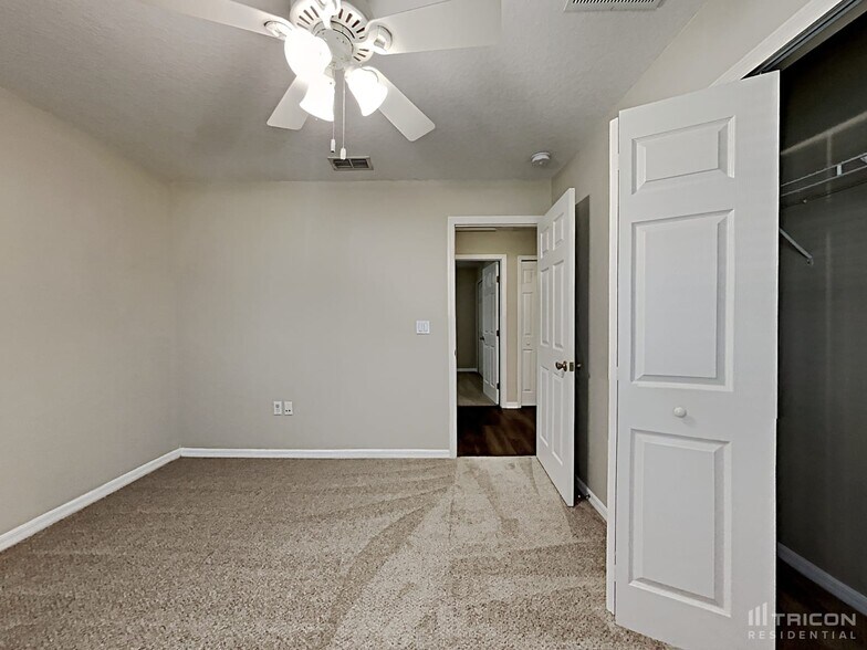 Building Photo - 3233 Ambassador Ave