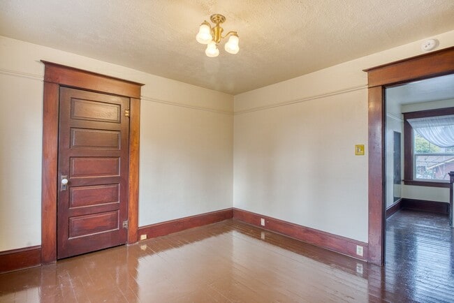 Building Photo - In the heart of Downtown Vancovuer