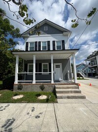 Building Photo - Downtown Duplex