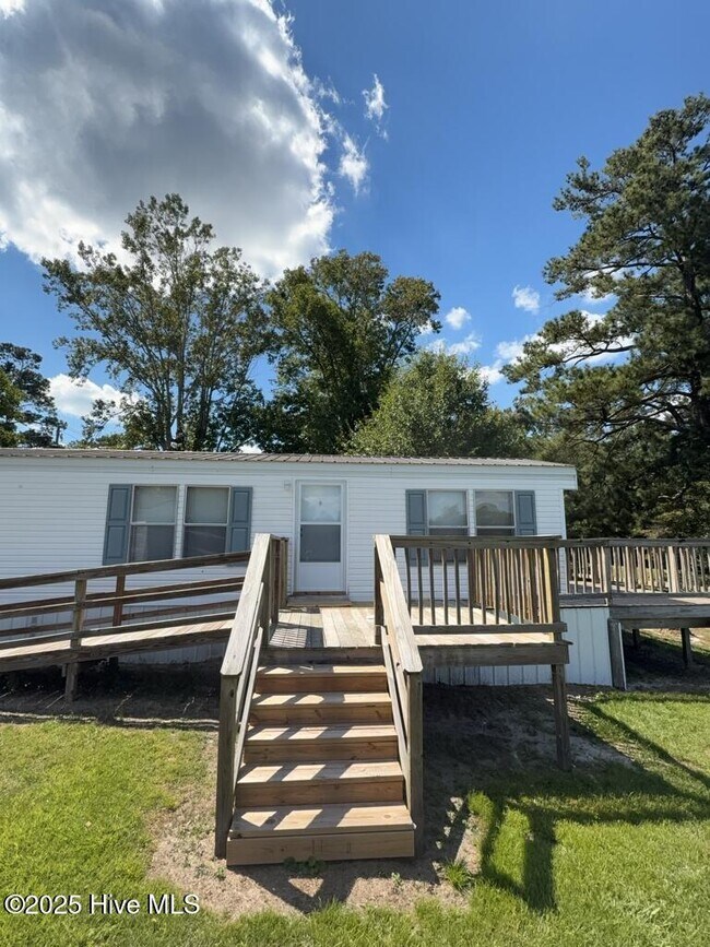 Building Photo - 2110 Catherine Lake Rd