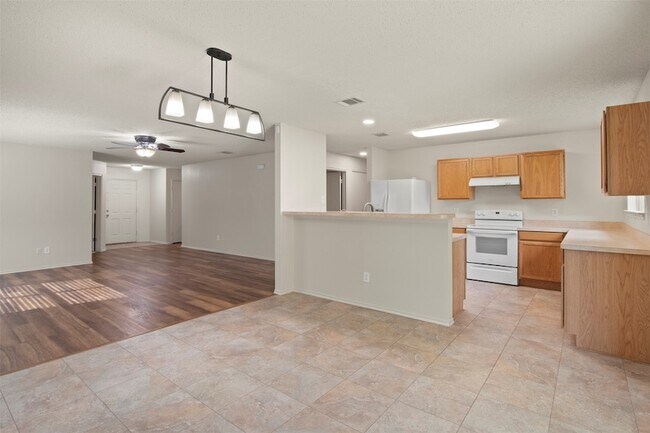 Building Photo - 536 Del Mar Dr