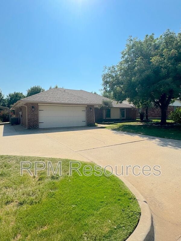 Building Photo - 12000 Hollyrock Dr